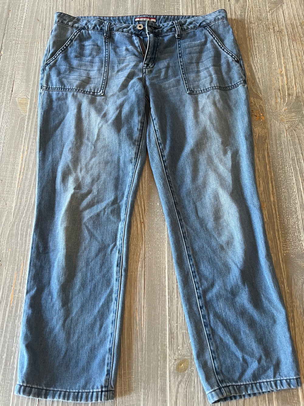 Tommy Hilfiger Straight-Leg Women’s Jeans in Light Blue Denim